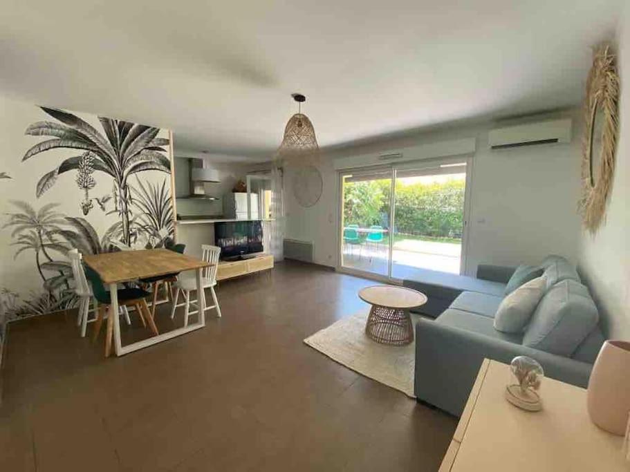 Tres Bel Appartement Contemporain Et Calme Frejus Ngoại thất bức ảnh