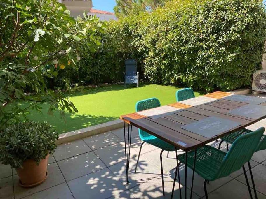 Tres Bel Appartement Contemporain Et Calme Frejus Ngoại thất bức ảnh